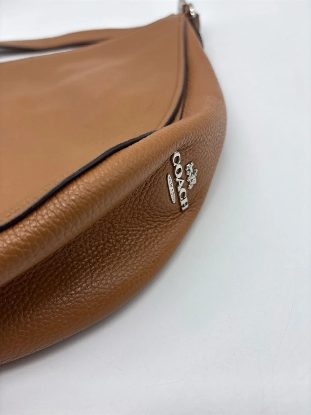 Coach Turnlock Hobo Tan Leather Shoulder Bag with Turn-Lock Closure